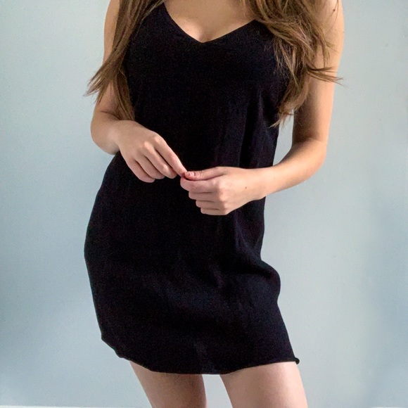 Aritzia Dresses & Skirts - Wilfred Free Vivienne Dress - Size M Aritzia Dresses & Skirts - Wilfred Free Vivienne Dress - Size M